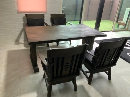 ダイニングテーブル