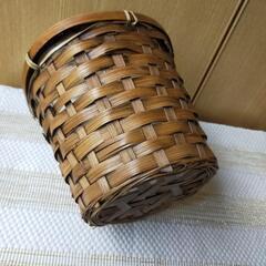 鉢植え、アレンジフラワーなどの飾りカゴの画像