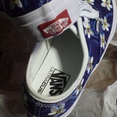 最終値引き[新品]VANS スニーカー 花柄 23センチの画像
