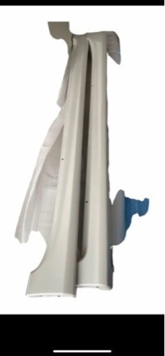 30プリウス　モデリスタ　サイドステップ　サイドスカート