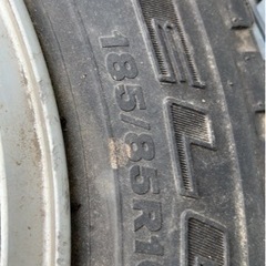 ホイール、タイヤ付きの画像