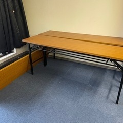 折りたたみ長い机の画像