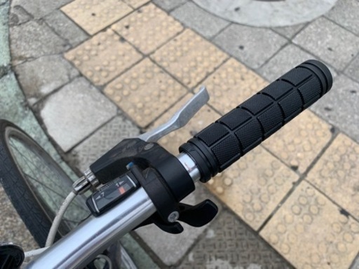 ??　ＷＥＥＤＥＮＤ　ＢＩＫＥ　クロスバイク　700x28c 7変速　フレーム　アルミ　チェーン　新品