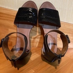 本革サンダル　足首ベルト　ジップアップサンダルの画像