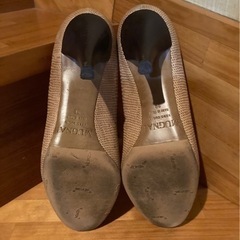 MUGNAI ムニャイ　パンプス　8㎝ヒール　ベージュ　本革の画像