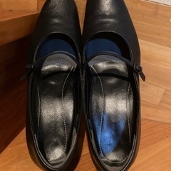 パンプス　ローヒール　柔らかな革の画像