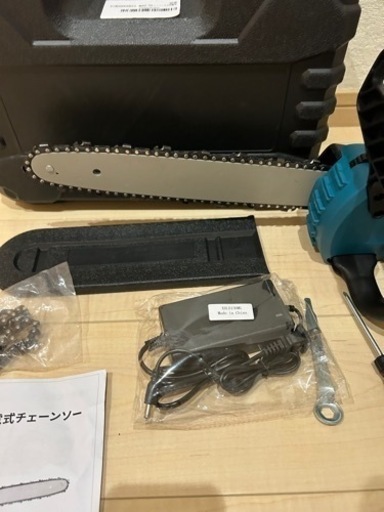 充電式チェーンソー 12インチ バッテリー付き 最大切断直径300mm