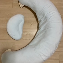 エールべべ　抱き枕　授乳クッション
