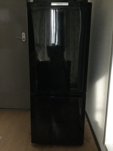 三菱冷蔵庫　黒　2ドア　146L 1〜2人用