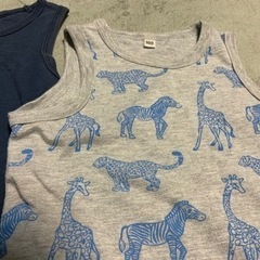 エイチアンドエム　西松屋　キッズ　タンクトップ　3枚　サイズ100センチ 写真にもアップしましたが、首周りの色落ち、使用感あります。の画像