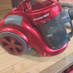 10回しか使ってない綺麗な掃除機です！の画像