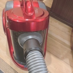 10回しか使ってない綺麗な掃除機です！の画像