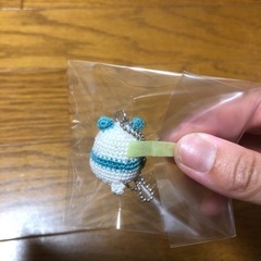 あみぐるみキーホルダー雪だるまミッキーの画像