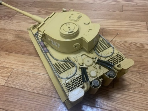ヘンロン2.4GHz 1/16 戦車ラジコン　タイガーI型