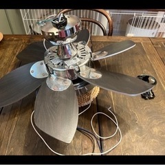 シーリングファン　Westinghouse LED 天井照明の画像