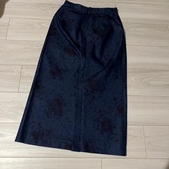 花柄タイトスカートの画像