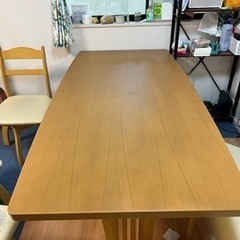 実品ダイニングテーブルセットの画像