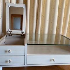 ドレッサーテーブル未使用に近い美品の画像