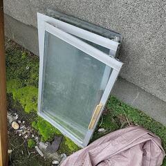 窓、枠無しの画像
