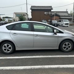 トヨタプリウス平成25年車　88,819KM  車検 6年／12月の画像