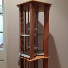 回転式のCD、 DVD ラックです。の画像