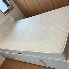 セミダブル白⭐︎フレーム&マットレスのセット