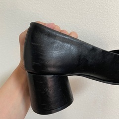 黒　丸み　パンプス　22.5cmくらいの画像