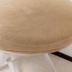 折りたたみ椅子の画像