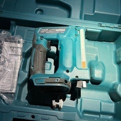 マキタ　充電式タッカ　ST312の画像