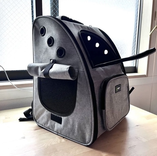 新品未使用  ペット キャリーバッグ 犬猫用 リュック  旅行 通院 災害避難