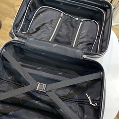 スーツケース　小型キャリーバッグ　鍵あり　早く取りに来ていただける方優先の画像
