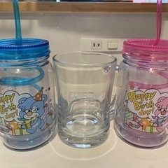 おもしろいコップとIKEAのジョッキ