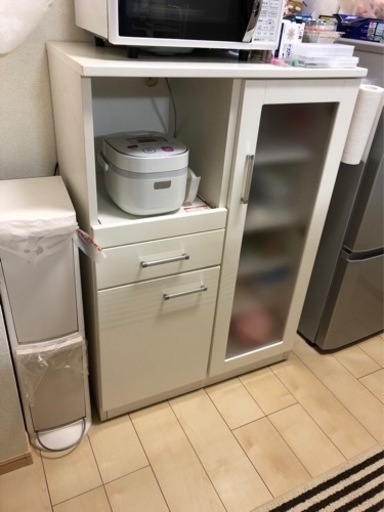 食器棚②