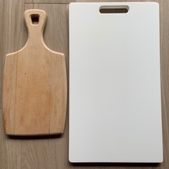 まな板とディッシュスタンドのセットの画像