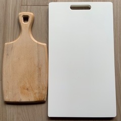 まな板とディッシュスタンドのセットの画像