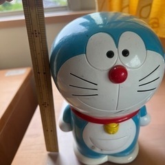 ドラえもん貯金箱の画像