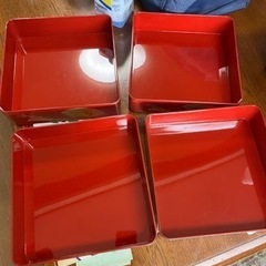 プラスチックお重　三段と四段セットの画像