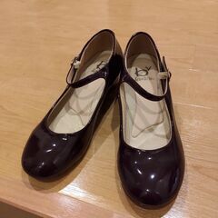 by あしながおじさん プレーンパンプス ベルト ストラップ オ...