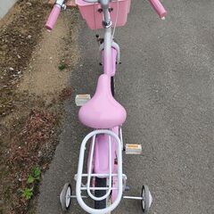 子供用　自転車　１８インチ　補助輪ありの画像