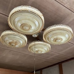 天井照明1個1000円