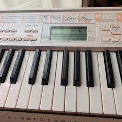 カシオ　電子キーボード　スタンド付の画像