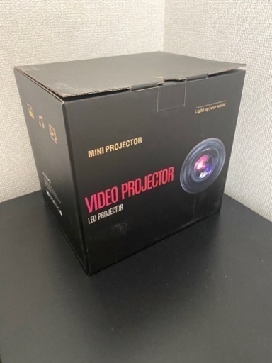 新品未使用プロジェクター 小型 Android TV 9.0搭載 15000LM 1080P 超小型 家庭用【三脚付き】4K対応 5GWiFi Bluetooth5.0 ホームプロジェクター 4D台形補正 300\