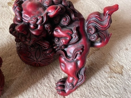 獅子の置物　右