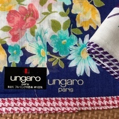 ニナリッチ、ウンガロ、プラスもう一枚　ハンカチ3枚セットの画像