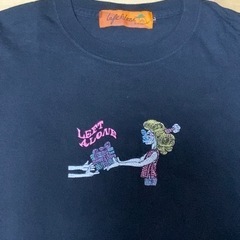 left alone人気　Tシャツの画像