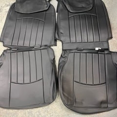 新品、未使用　汎用品シートカバー　白のライン入り