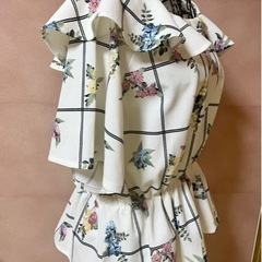美品　3分袖フリルブラウス　Mの画像