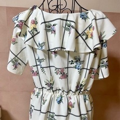 美品　3分袖フリルブラウス　Mの画像