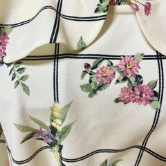 美品　3分袖フリルブラウス　Mの画像