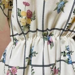 美品　3分袖フリルブラウス　Mの画像